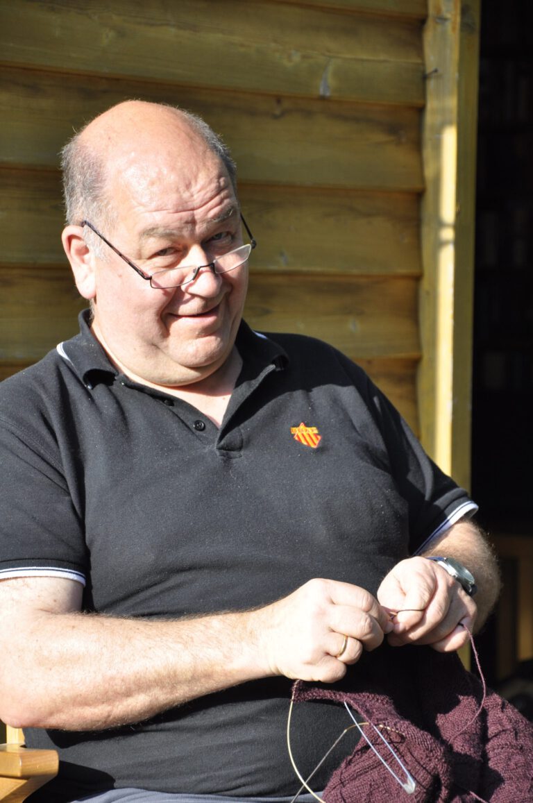 Needle-Bear Der Gansey-Stricker